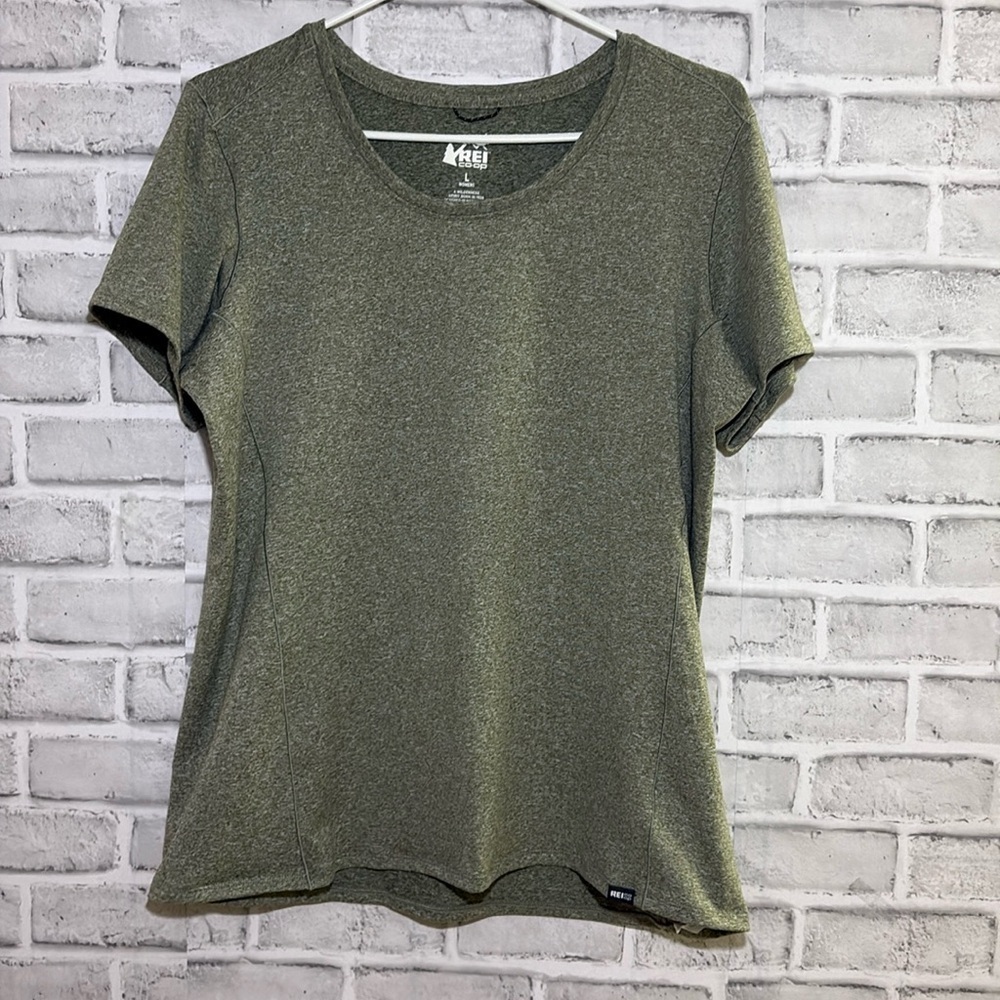 REI Top Womens Large Hiking Shirt Short Sleeve pale Green Soft T-Shirt Outdoor